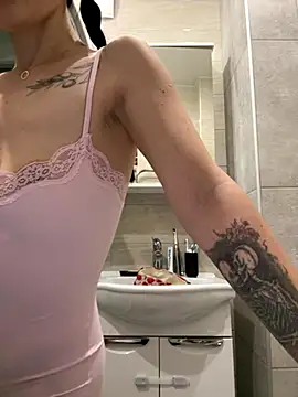 SakuraSara's cam snapshot