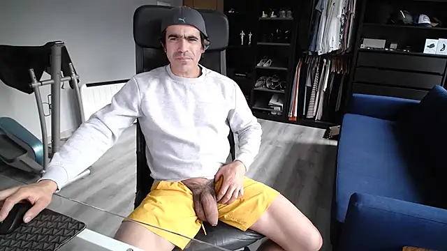 latinoo23bom live sex cam