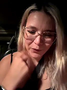 EmyLana's cam snapshot