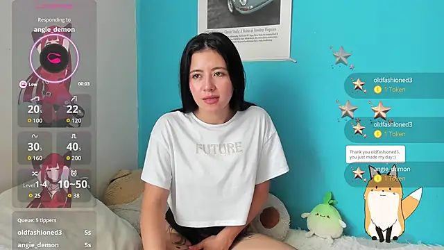 -EMILY_SWAN-'s cam snapshot