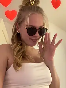 Little_Forest_ELF's cam snapshot