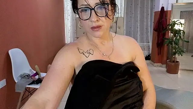 camil_milfdream's cam snapshot