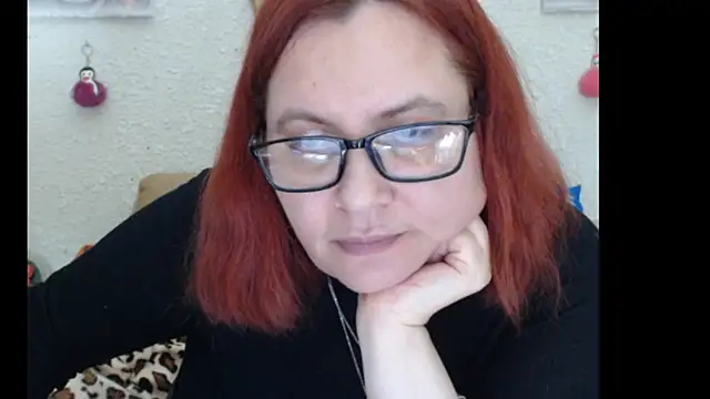 PlayfullMature's cam snapshot