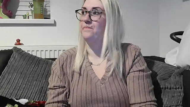 Sizzling_Indie36's cam snapshot