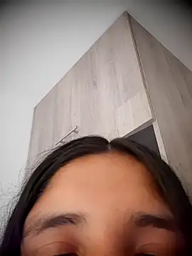 laura_goddess_ts live sex cam