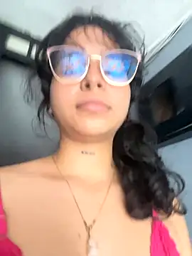 _vaiolet_owo's cam snapshot