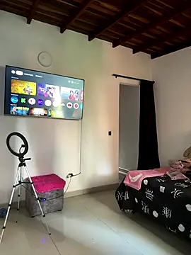 Paulet_Johnson's cam snapshot