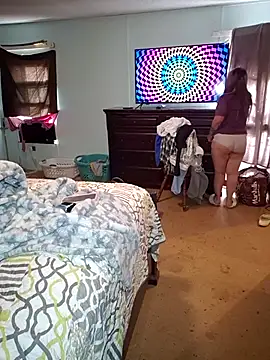 JuicyExxxperience's cam snapshot