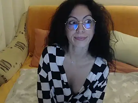 Emmatoo's cam snapshot