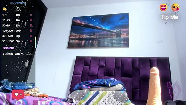 Alicia_Whitee's cam snapshot