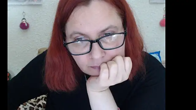 PlayfullMature's cam snapshot