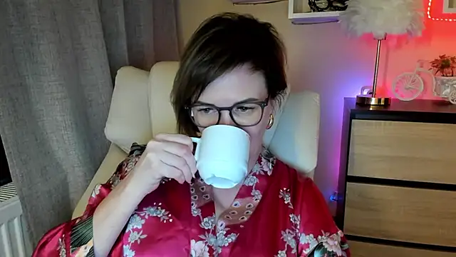 feliziaDesire's cam snapshot