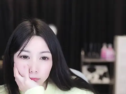 Nuyoah-77 live sex cam