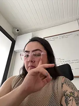 cleo_wale_'s cam snapshot