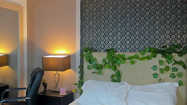 GabrielaBali's cam snapshot