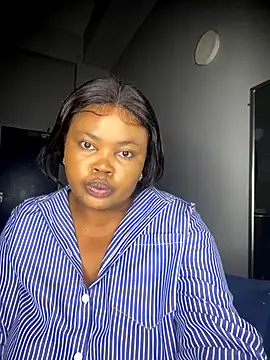 Curveysinaa's cam snapshot