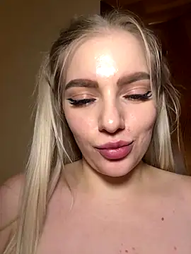 HugeBoobsAlice live sex cam