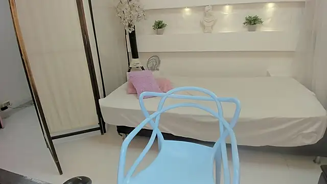 ValentinaRose4's cam snapshot