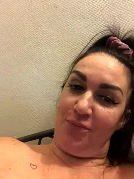 BELLAMORGANE1's cam snapshot