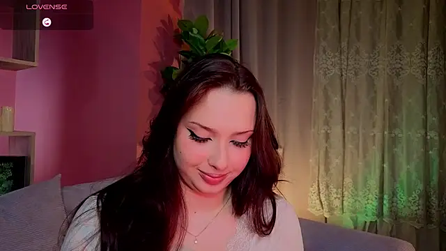 Lucy_louras's cam snapshot