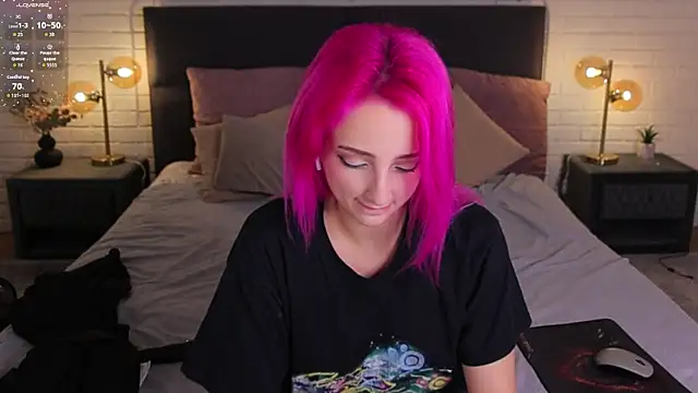 Selena_Lily's cam snapshot