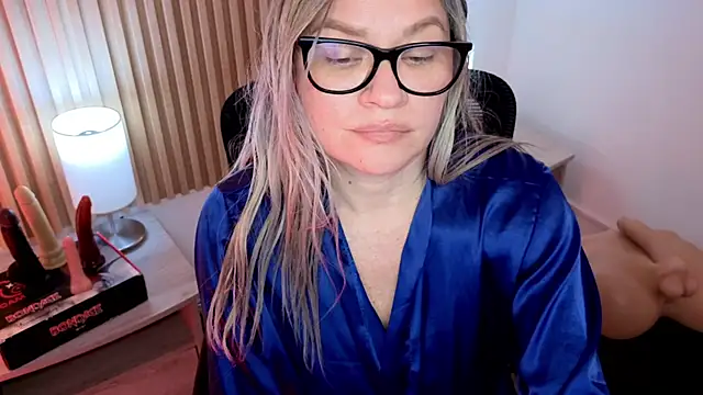 MarianL0ve's cam snapshot