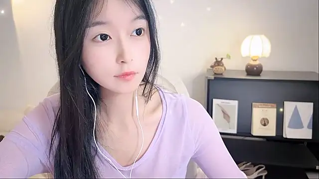 Onechestnut's cam snapshot