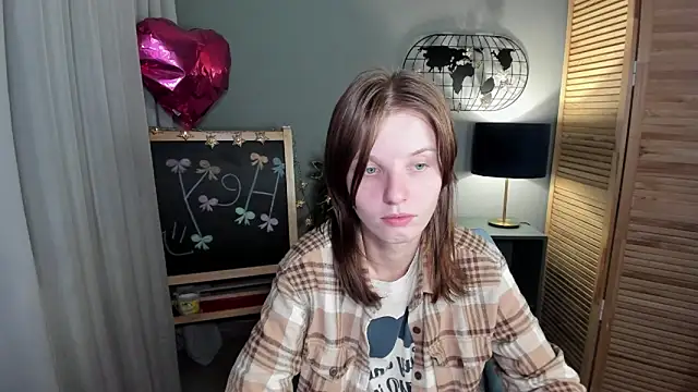 Madelaineses's cam snapshot