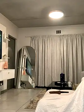 CurvyDesire1 live sex cam