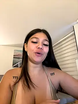 Alyshanon18 live sex cam