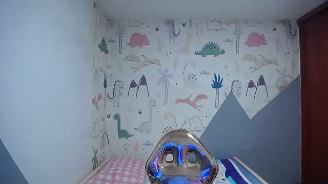 sophiia_t's cam snapshot