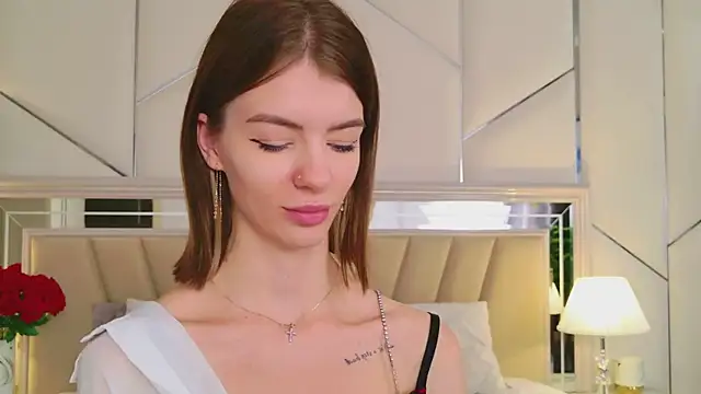 MeganMour's cam snapshot