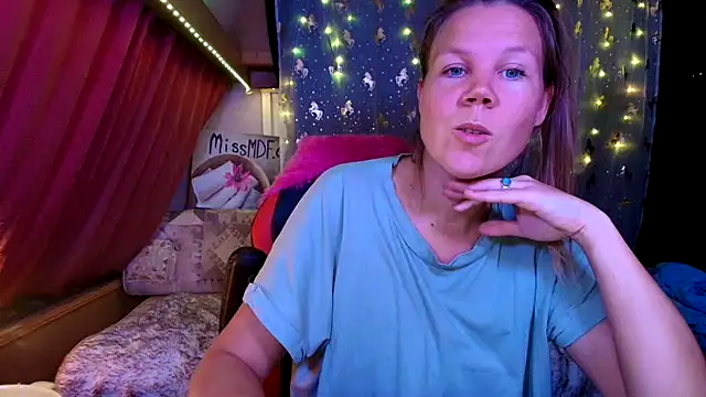 CallMeMaria's cam snapshot