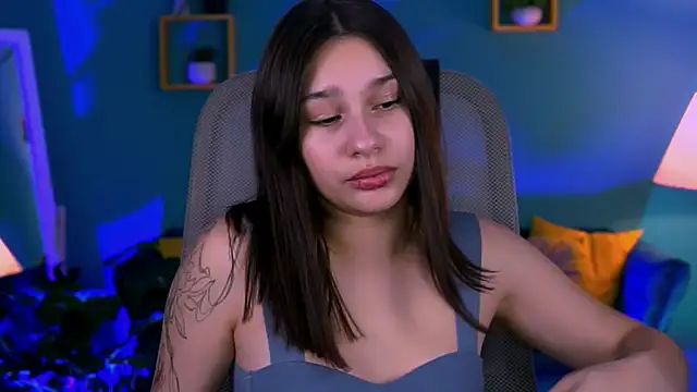 KimClarks_'s cam snapshot