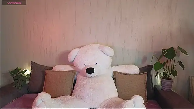 Rosaline_lov's cam snapshot