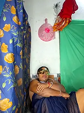 Real_Desi_Couple's cam snapshot