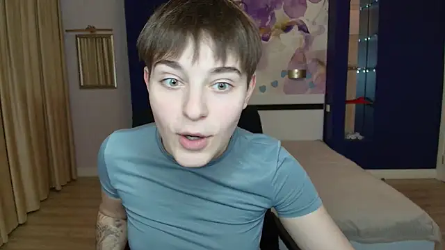 EmiliaYours live sex cam