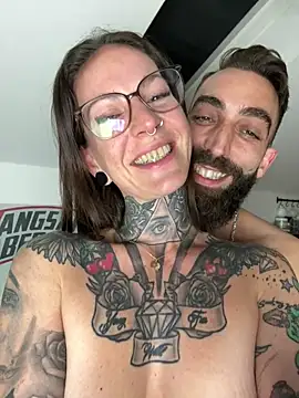 BrownieyQueen live sex cam