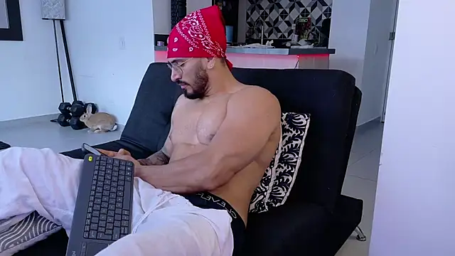 tony_muscle's cam snapshot