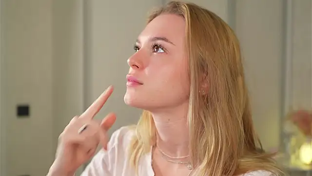 Cyberheart_'s cam snapshot