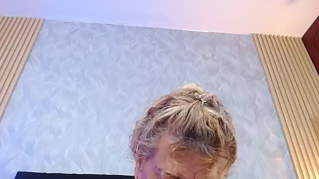 xandrinakarzon's cam snapshot