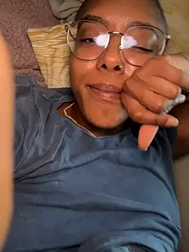 aliayourfav's cam snapshot