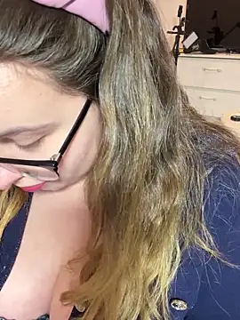 DienkaGreen's cam snapshot