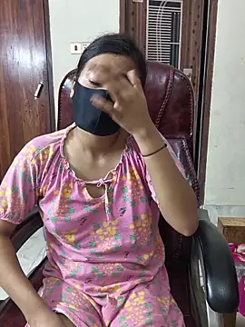 Love_Queen11's cam snapshot