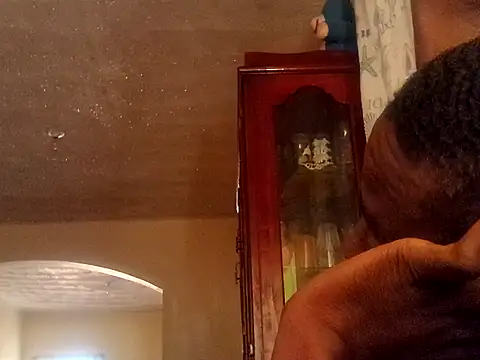 LookingLover34's cam snapshot