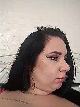 AdelinaJude's cam snapshot