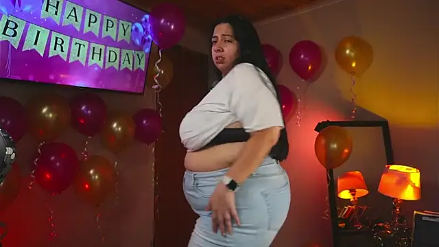 coraline_latin's cam snapshot