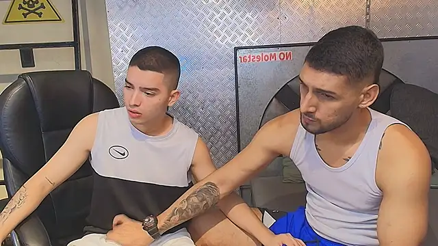 MarcoVitto live sex cam