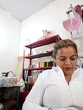 Mia-Glow live sex cam