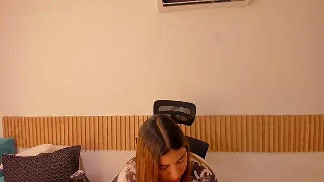 OliviaSweett's cam snapshot